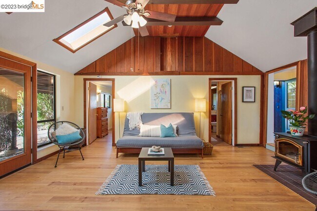 Foto del edificio - 1638 Lovall Valley Rd