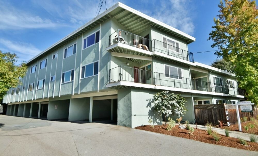 Primary Photo - 1208 Sir Francis Drake Blvd