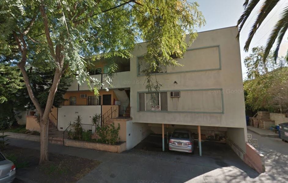 Foto principal - 8360 Clinton St