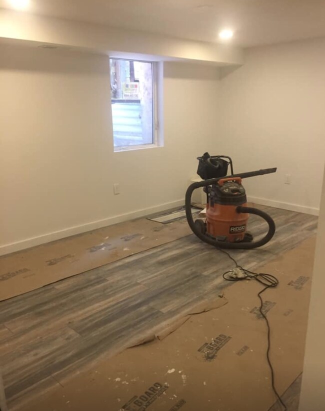 Building Photo - 4108 W Girard Ave