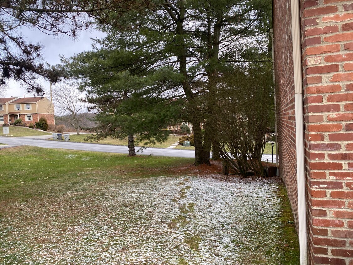 325 Scott Ln, PA 15367 Townhome Rentals in PA