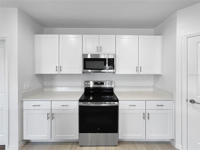 Foto del edificio - 17570 Shirewood Wy