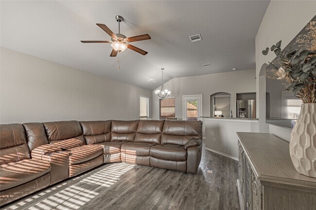 Foto del edificio - 133 Bates Ct