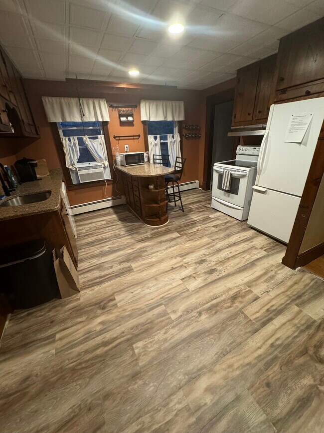 Kitchen - 54 Allen St