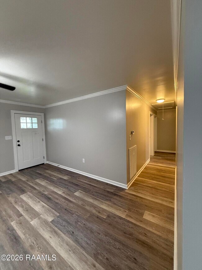 Building Photo - 3618 E Admiral Doyle Dr