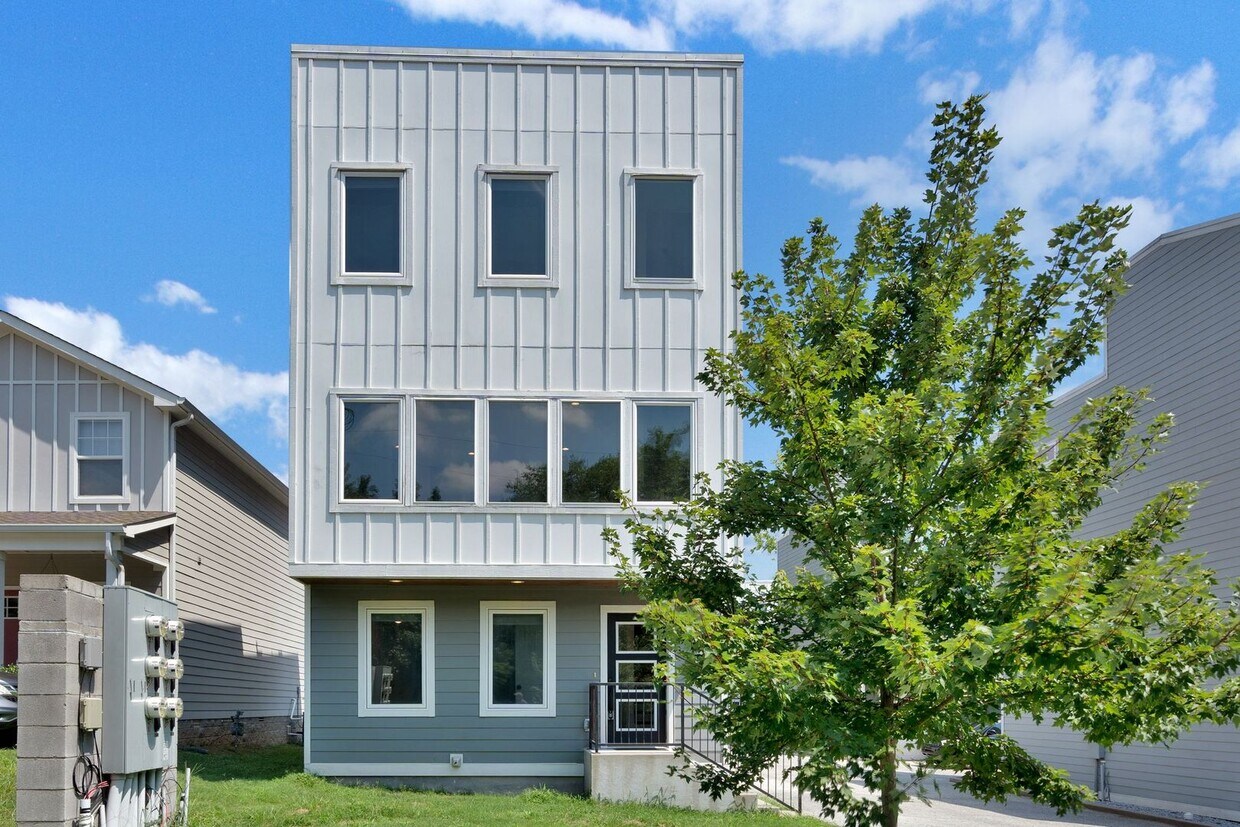 Modern Living In East Nashville! - Modern Living In East Nashville!