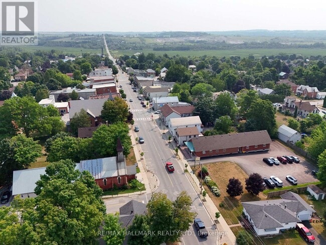 Building Photo - 127 River St