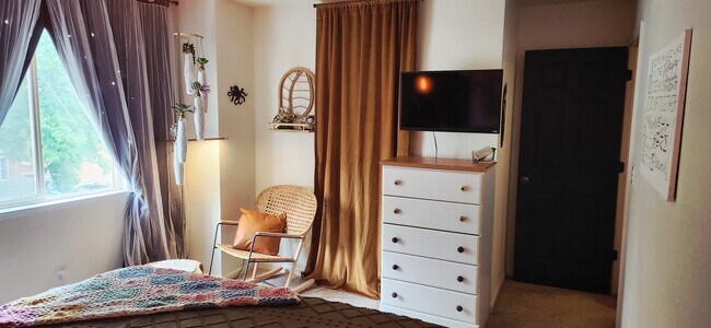 Dormitorio principal - 976 Monroe Ave