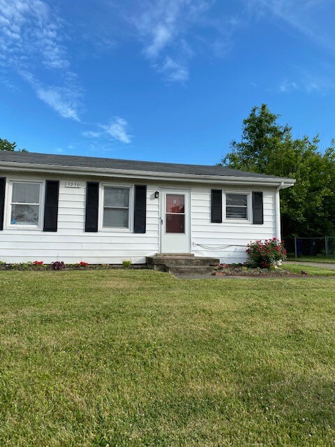 Foto principal - 3230 Aqueduct Dr