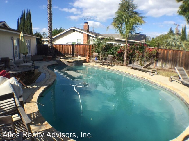 Foto del edificio - 3 br, 2 bath House - 810 Ladis Court