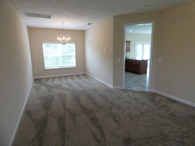 Building Photo - Large 3BR/2.5BA Home Located in La Verge TN