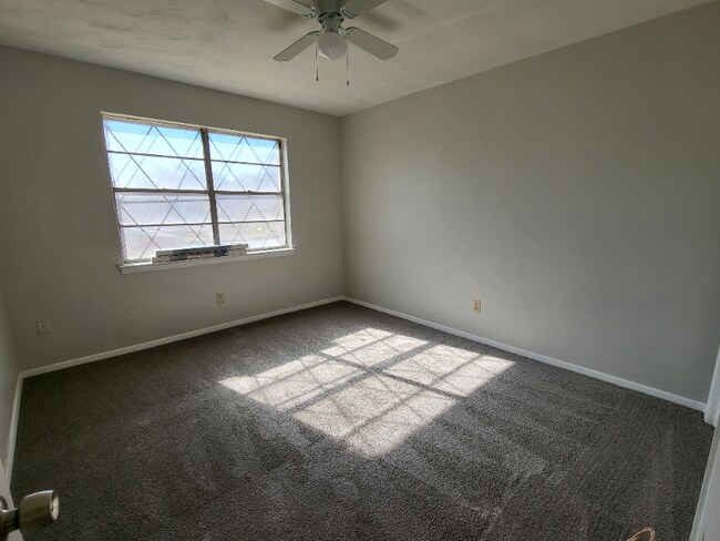 Building Photo - 9403 Fairhope Ave