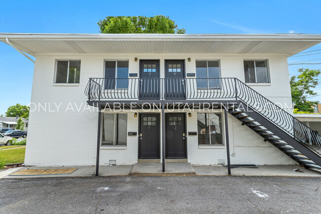 Building Photo - 261 E Burton Ave