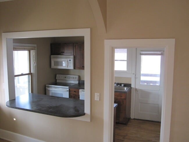 Building Photo - 118 Spring St