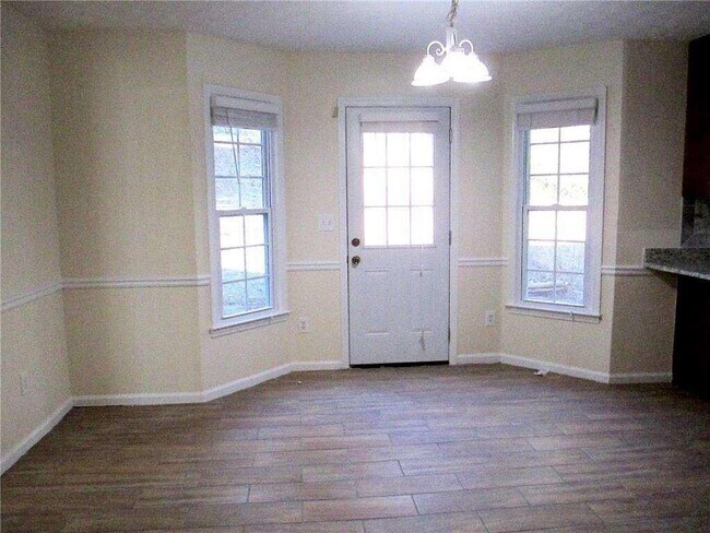 Building Photo - 3040 Oak Meadow Dr