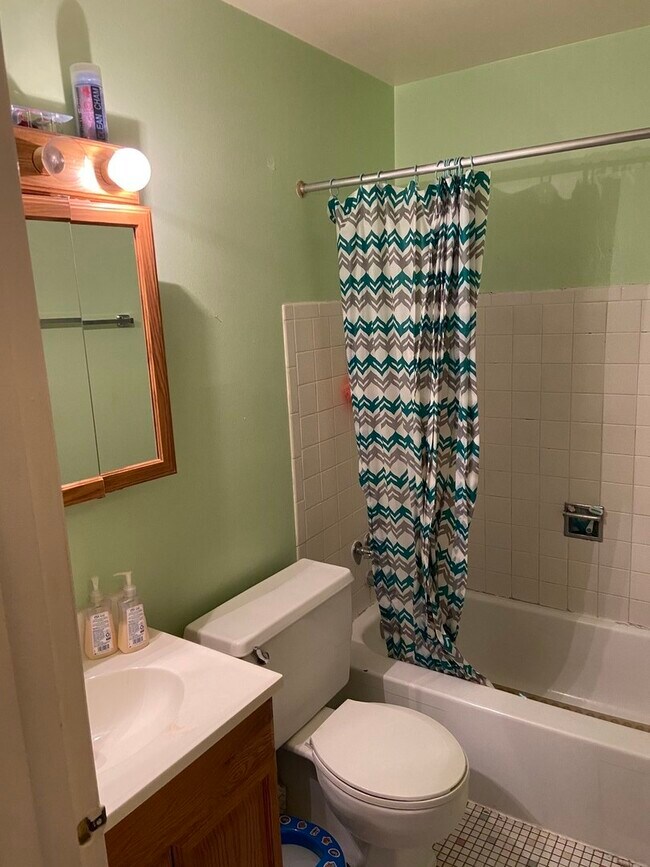 Building Photo - 870 Winesap Ct