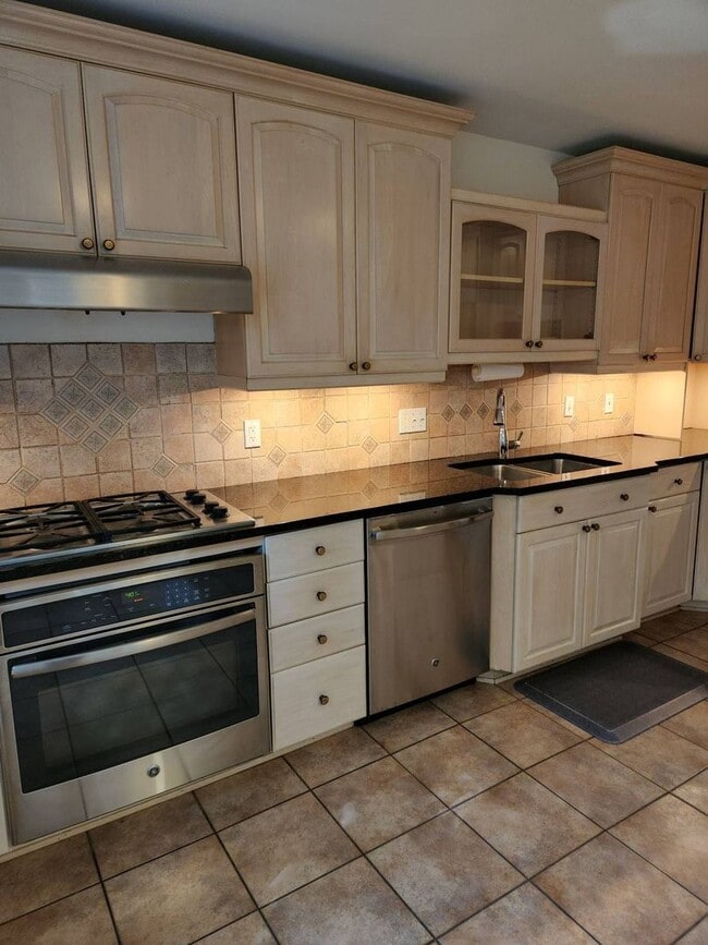 Foto del edificio - "Coming Soon" AU PARK!! 4 bed/4BATH one car garage!!