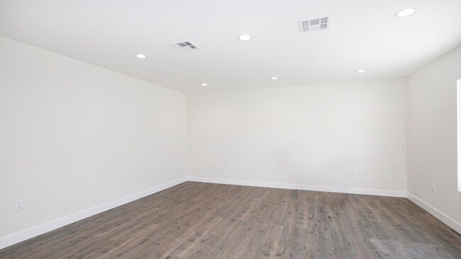 Foto del edificio - 10422 Woodley Ave