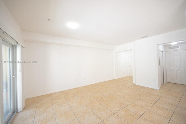 Building Photo - 10870 NW 88th Ter
