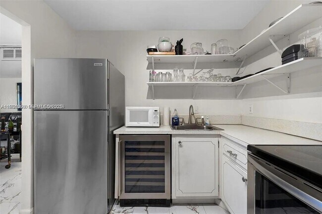 Foto del edificio - 4043 NW 16th St