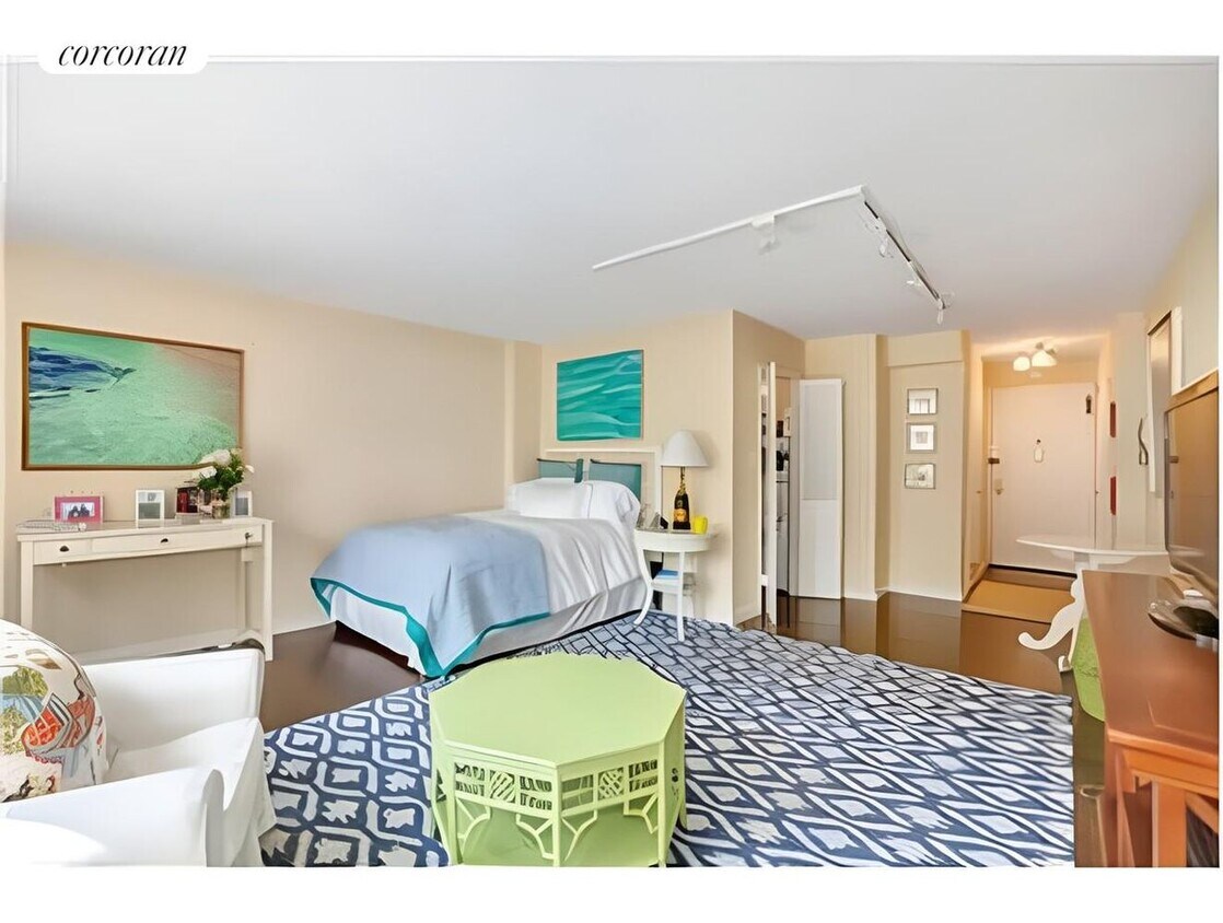 Foto principal - 220 E 60th St