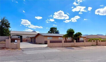 Building Photo - 1571 Turf Dr