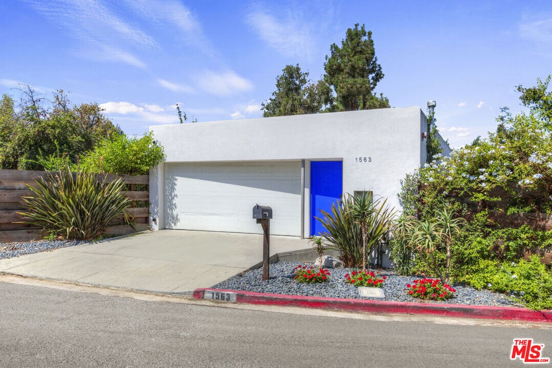 Primary Photo - 1563 Silverwood Terrace