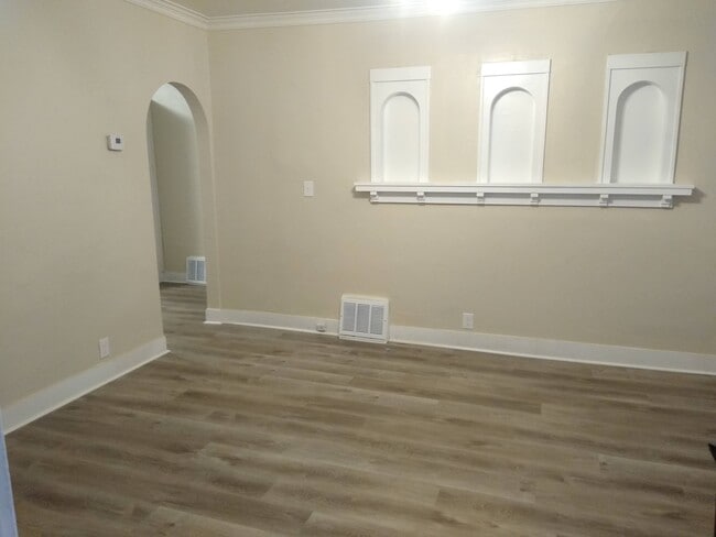 Foto del edificio - 2329 Van Buren Ave