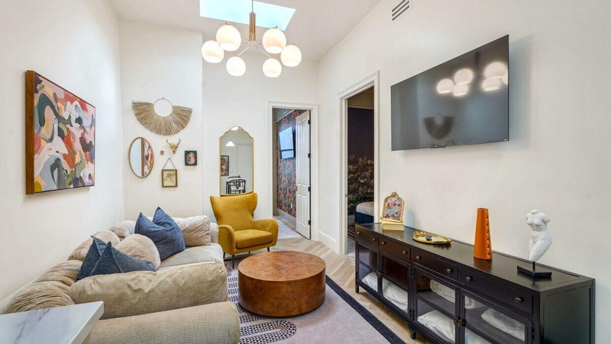 Foto principal - 604 Baronne St