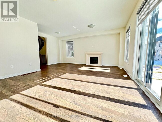 Photo du bâtiment - 2910 Nakina St