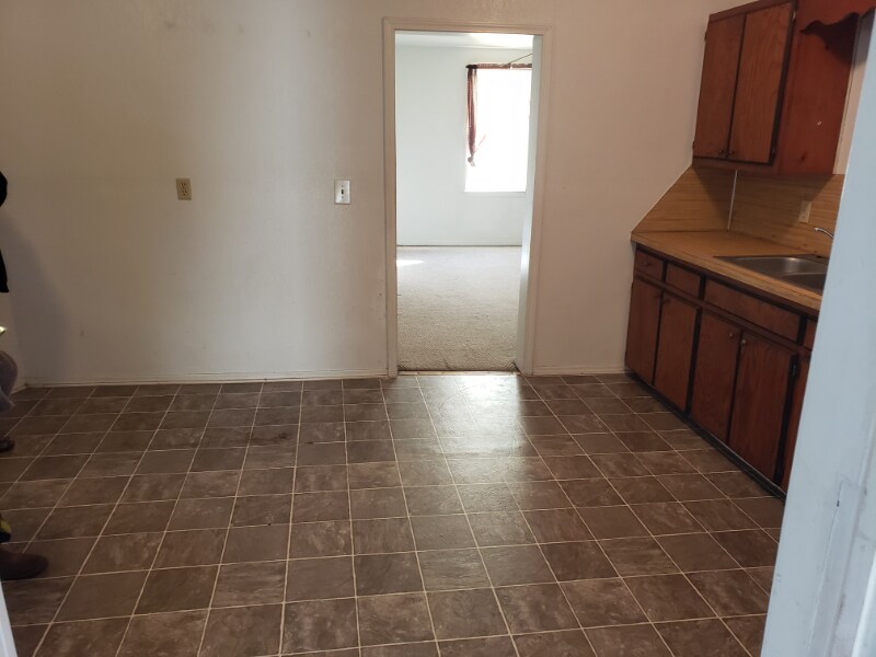 212 E Highland St Unit 4, Shawnee, OK 74801 Room for Rent in Shawnee