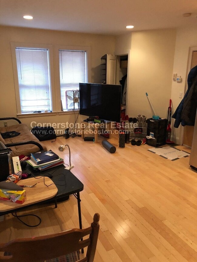 Building Photo - 31 Cunard St