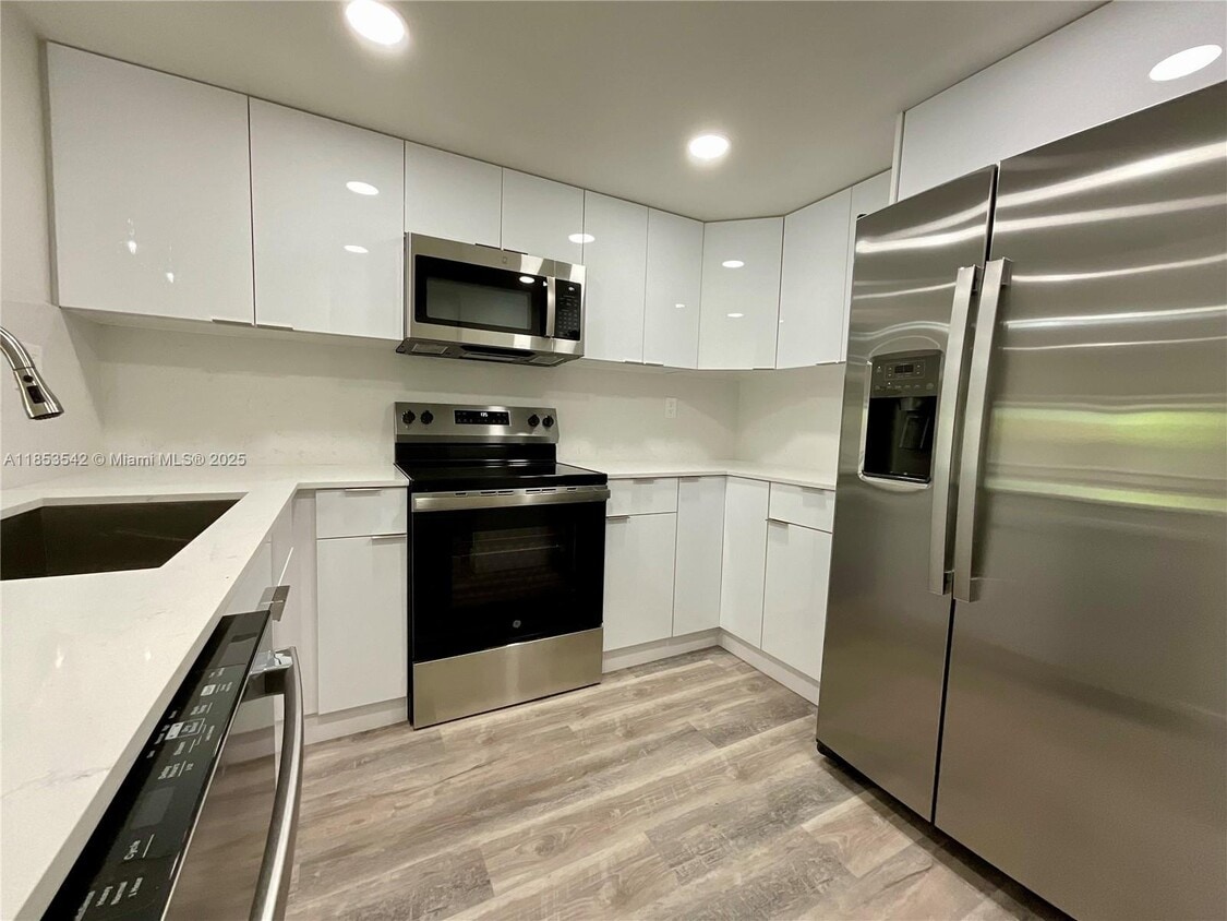 Foto principal - 11281 SW 88th St