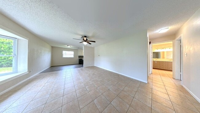 Building Photo - 31211 Stoney Brook Dr