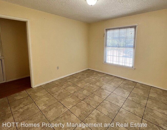 Foto del edificio - 2 br, 1.5 bath House - 2397 North State St...