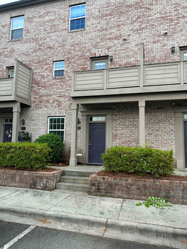 Primary Photo - 400 Armour St