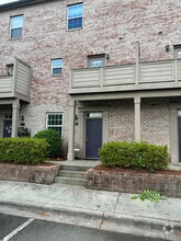 Building Photo - 400 Armour St