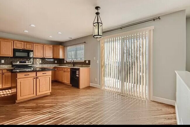 Foto del edificio - 12410 Bradford Dr