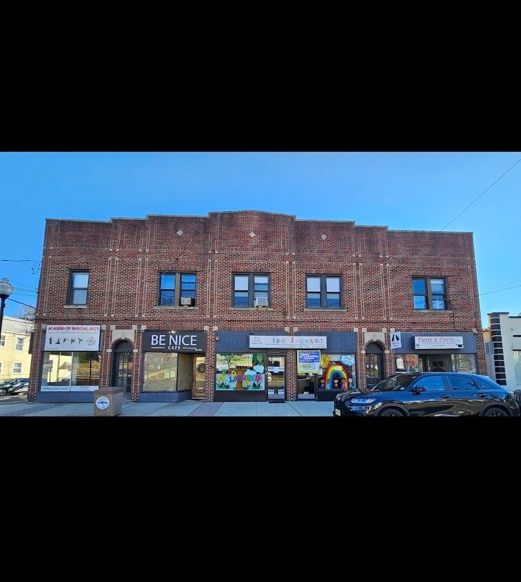 Primary Photo - 155 Valley Rd