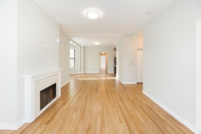 Foto del edificio - 2922 W Logan Blvd