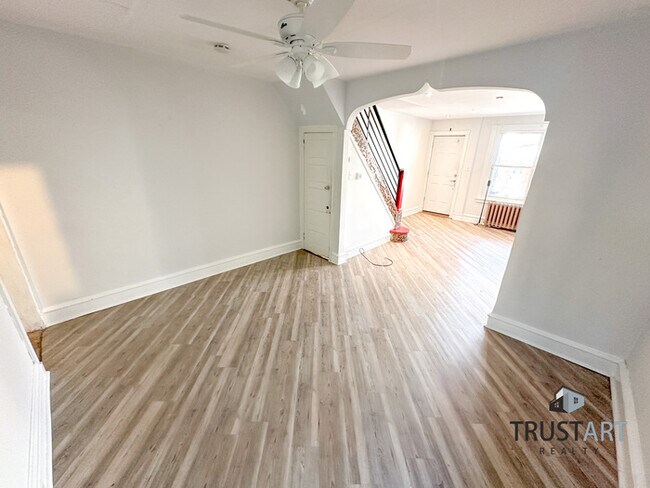 Foto del edificio - 3 bedroom townhome in Olney-Oak Lane Phila...