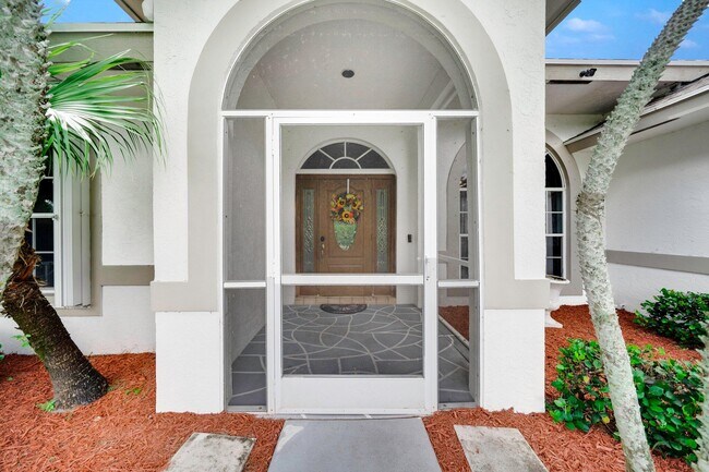 Building Photo - 13935 Geranium Pl