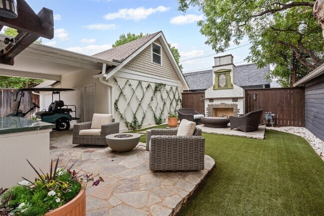 Building Photo - 4014 Modlin Ave