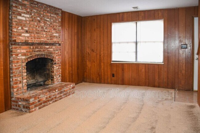 Building Photo - 12910 Beacon Ave