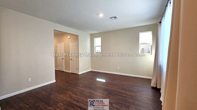 Foto del edificio - 3 bed 2.5 bath Home | Folsom Ranch - Gated Community | Walk to Dining & Coffee