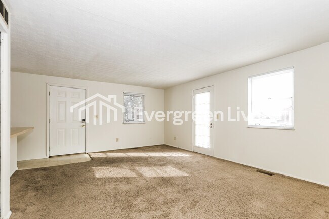 Foto del edificio - 8062 Mt Hood