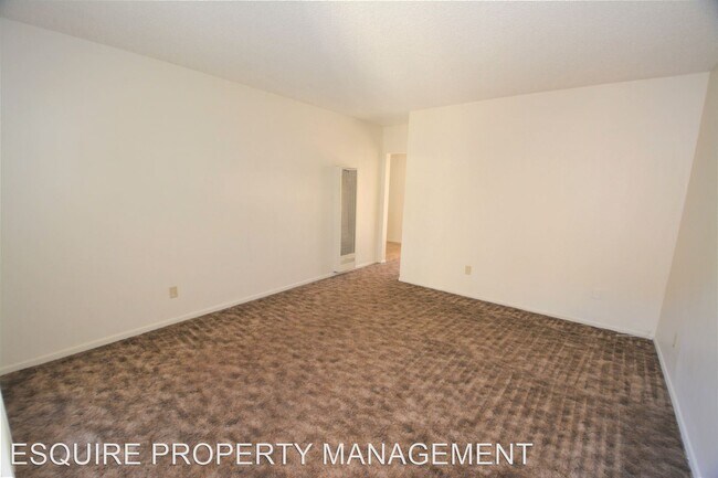 Building Photo - 2050 N Ventura Rd