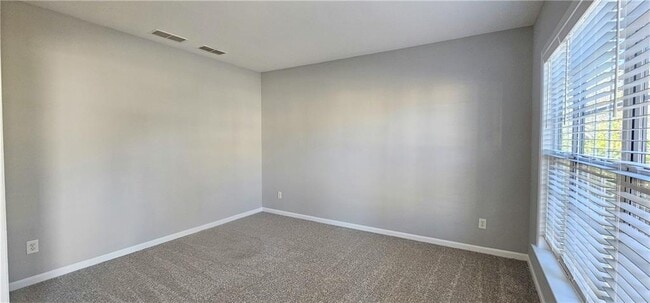 Building Photo - 350 Gaines Oak Way