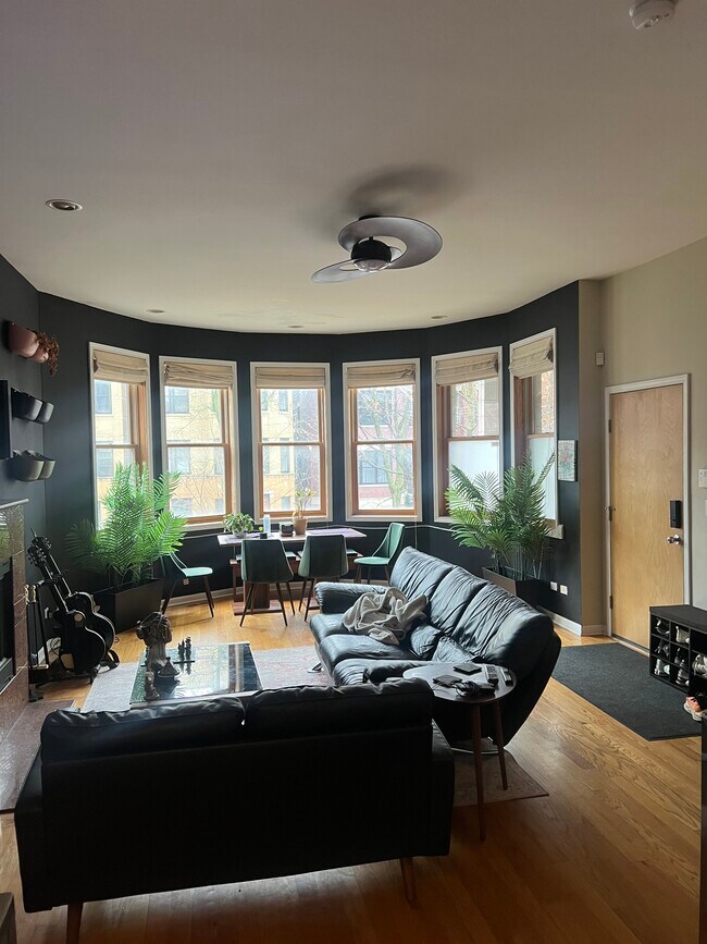 Photo - 2026 W Pierce Ave Apartment