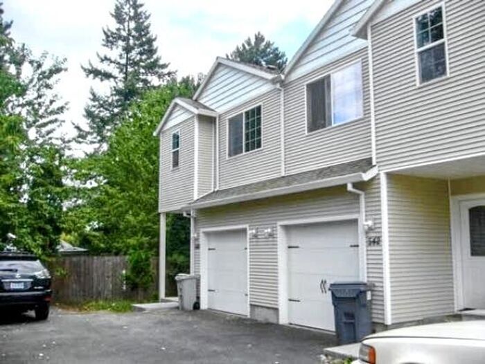 Primary Photo - Spacious 3-Bedroom Townhome with Convenien...